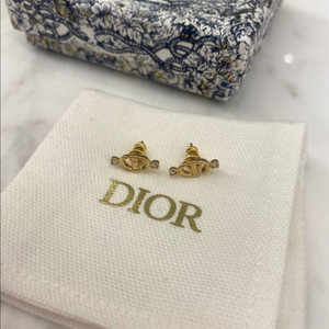 Dior 디올 귀걸이 (새상품)