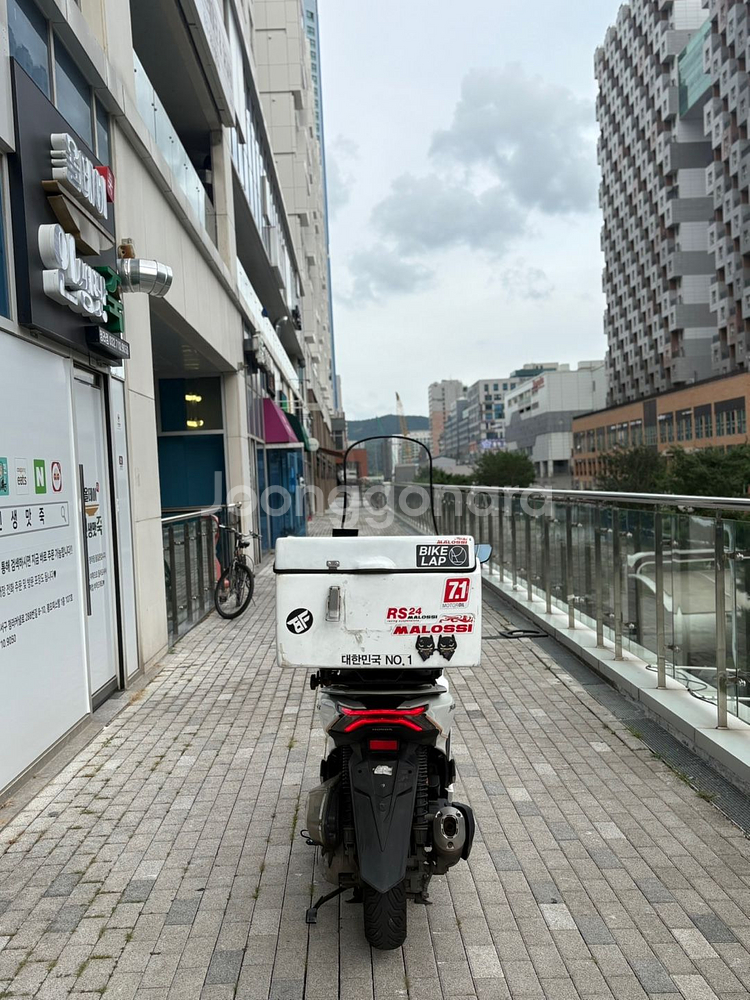 혼다 PCX125ABS 23년형 8만km 배달셋팅--5