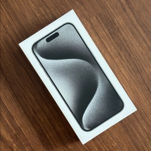급처) 아이폰 15 Pro 화이트 티타늄 256GB
