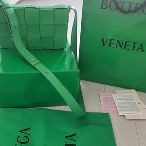 보테가 카세트백