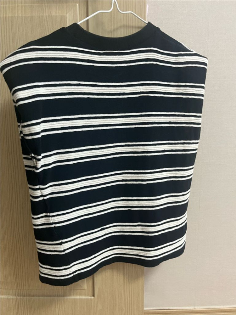 아비에무아 패드 숄더 슬리브리스 블랙--1