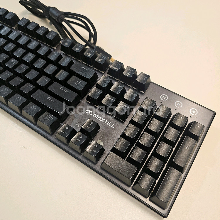 청축 게이밍 키보드 (맥스틸 TRON G610K)--2