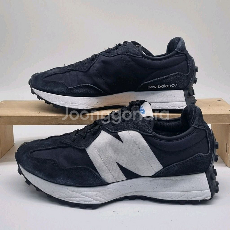 뉴발란스 327 블랙 운동화250.--0