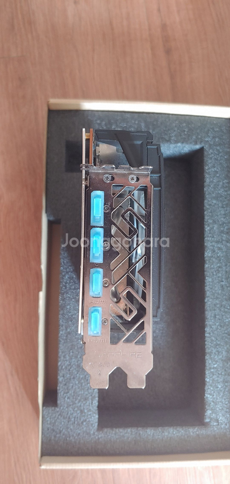 사파이어 RX 5700 XT NITRO+SE--4