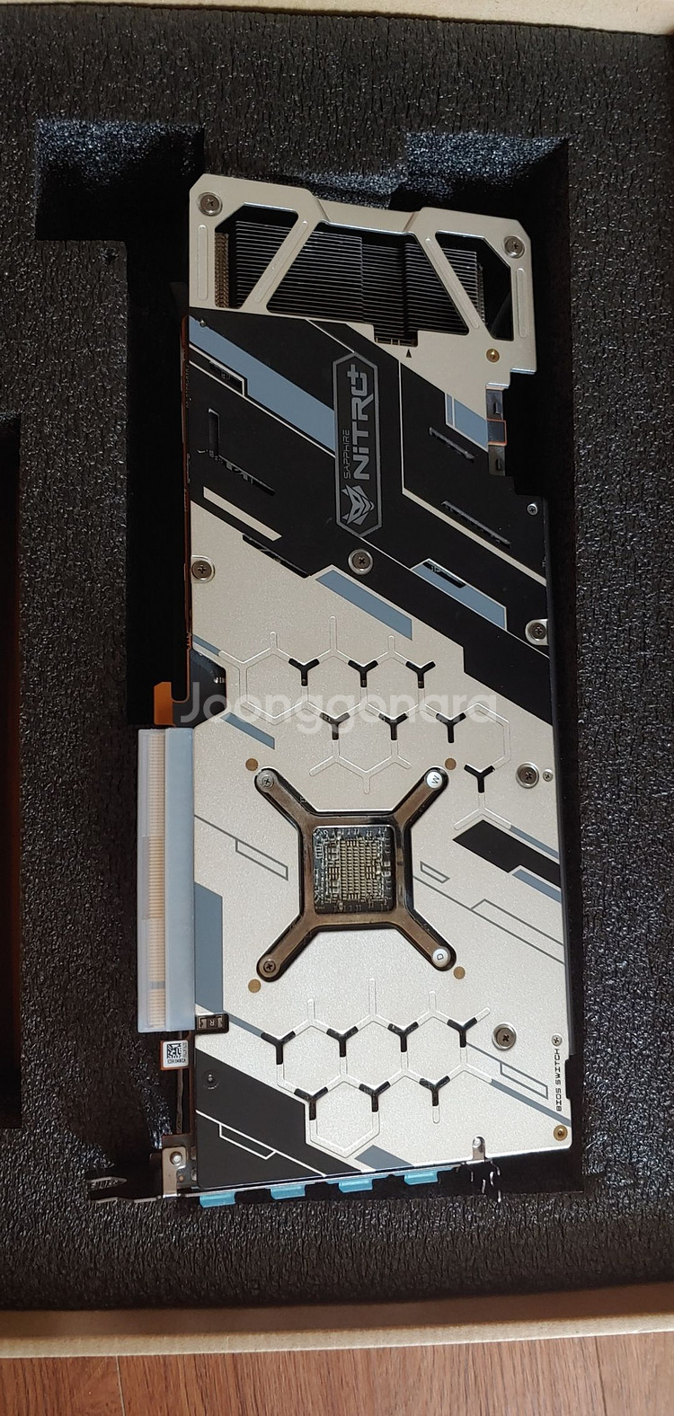 사파이어 RX 5700 XT NITRO+SE--6