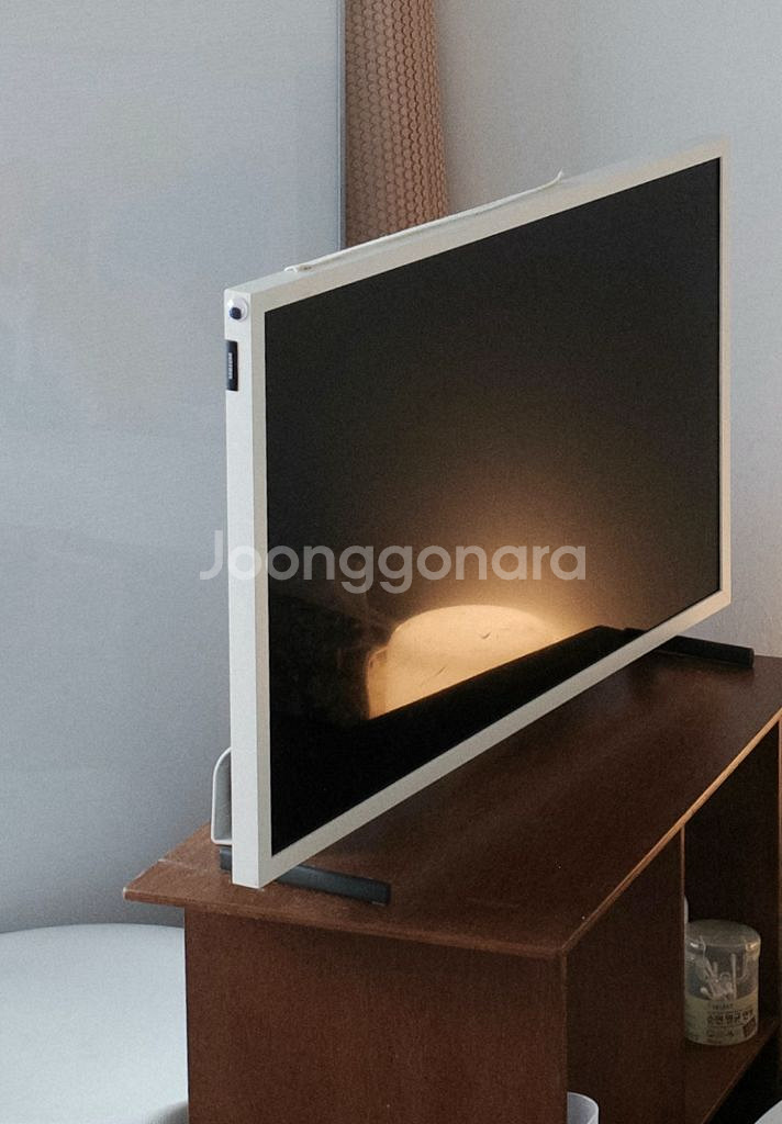 삼성 더 프레임 32인치 스마트 티비 QLED--1