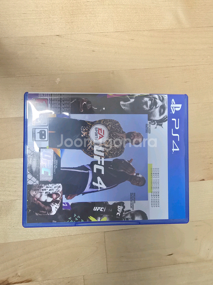 플스4 EA 스포츠 UFC4 판매합니다.--0