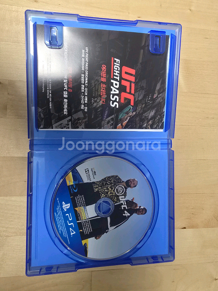 플스4 EA 스포츠 UFC4 판매합니다.--1
