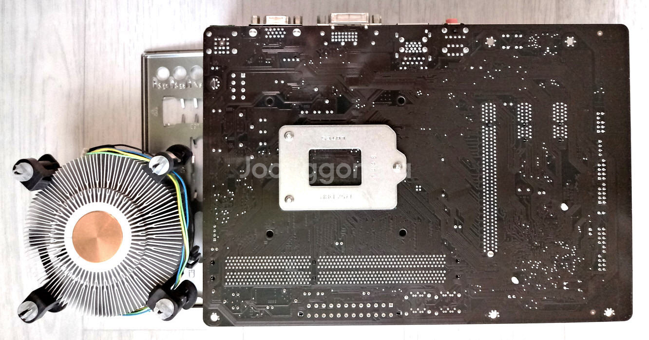 i5-4590(3.3GHz)+H81M+12GB(택포)--1