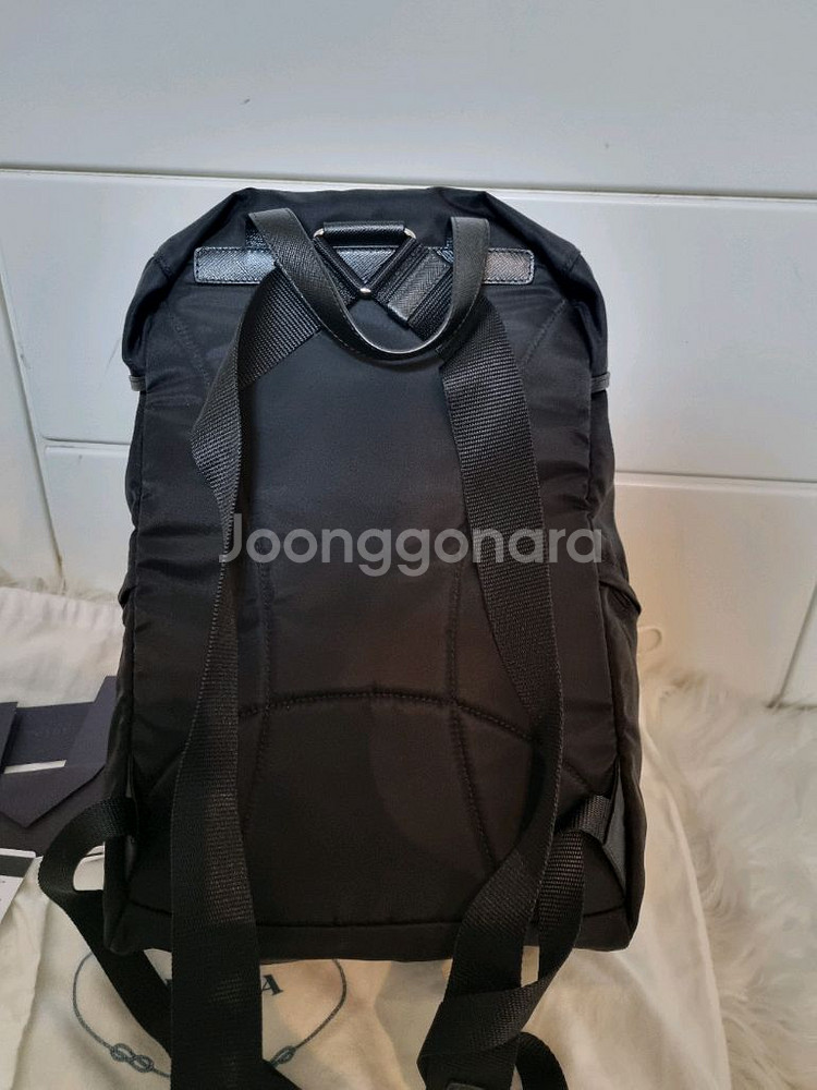 *새상품*프라다 삼각로고 버클 나일론 백팩 (블랙색상--4