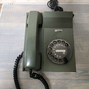 1982년 금성통신 빈티지 다이얼 전화기입니다