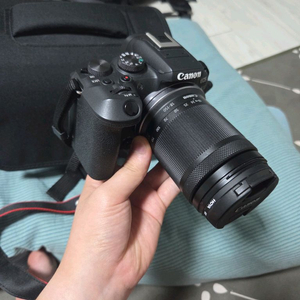EOS R10 18-150mm 번들 팝니다.