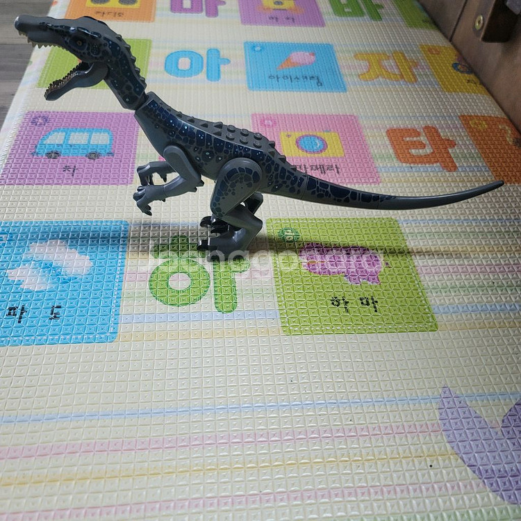 레고 쥬라기월드 공룡 피규어 팝니다--7