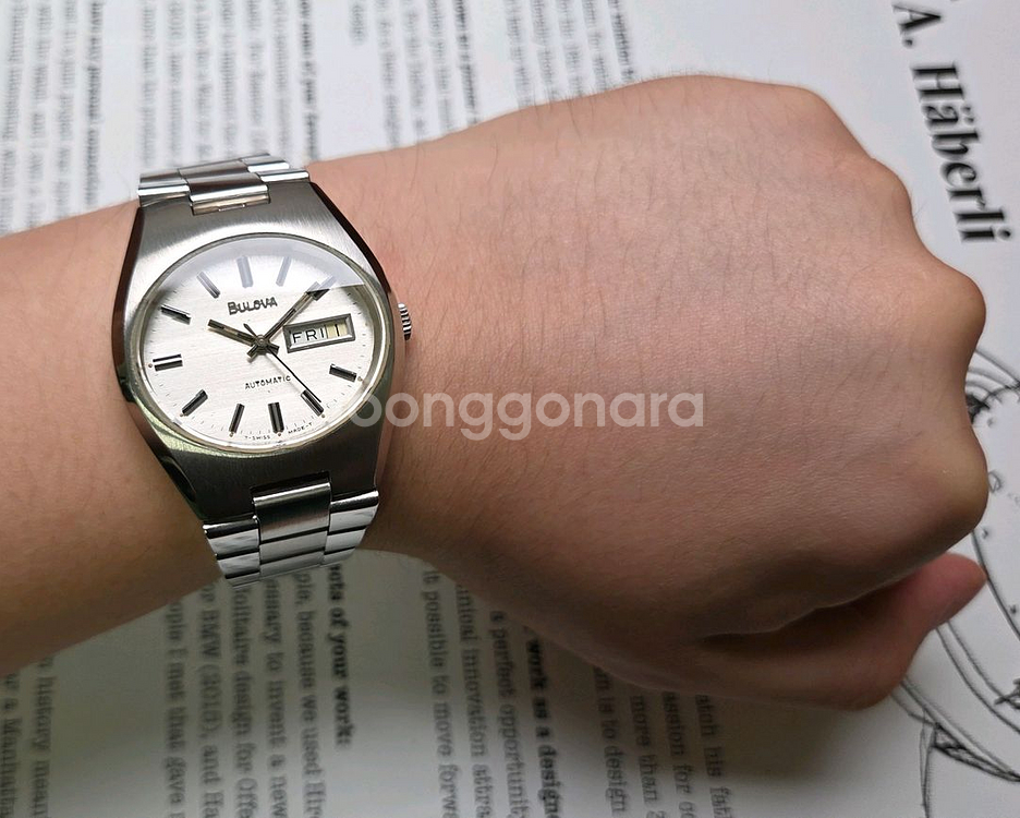 빈티지 부로바 UFO 데이데이트 실버판 점보 각유리 통--1