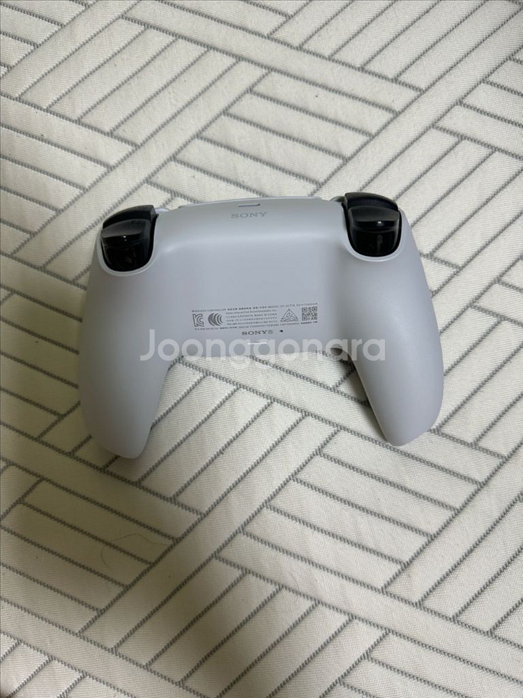 PS5 듀얼센스 화이트--1