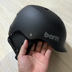 Bern Watts classic 헬멧 M (민트급)