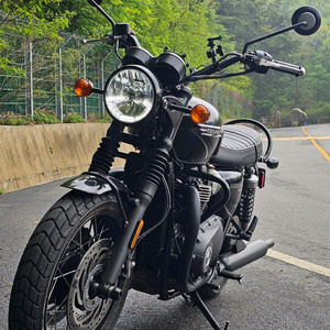 트라이엄프 T120