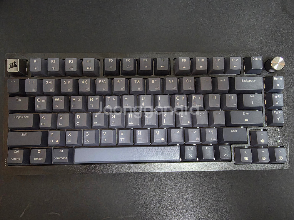 커세어 K65 PLUS 무선 적축 키보드 풀박 팝니다.--0
