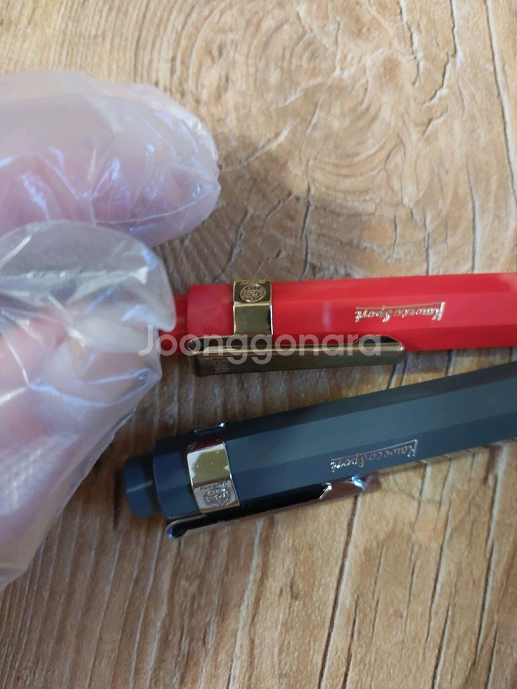 가격지구종말)카웨코코랄레드/그레이 볼펜 판매해요--0