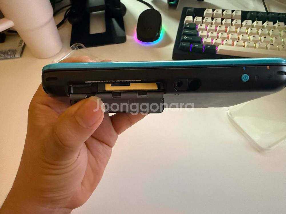 뉴 닌텐도 2ds xl 판매합니다 64g sd카드 포함--3