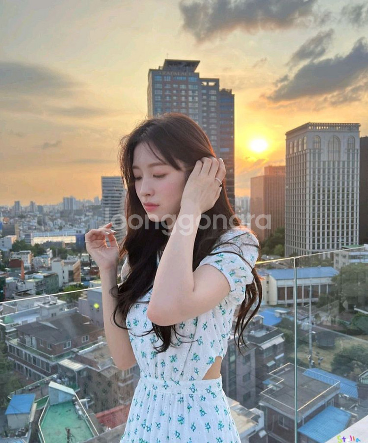 에트몽 etmon cut out puff 원피스 프리--3