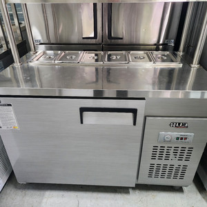 1200뒤줄 바트 반찬 냉장고 상부선반 포함 판매 합니