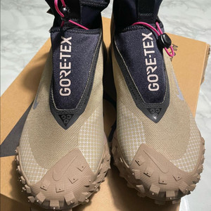 나이키 acg 마운틴플라이 카키 275