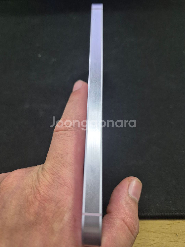 갤럭시 퀀텀5 128G 라일락 색상 판매합니다--5