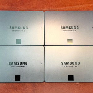 삼성 870 QVO 8TB SSD 4개 (1개당 가격)