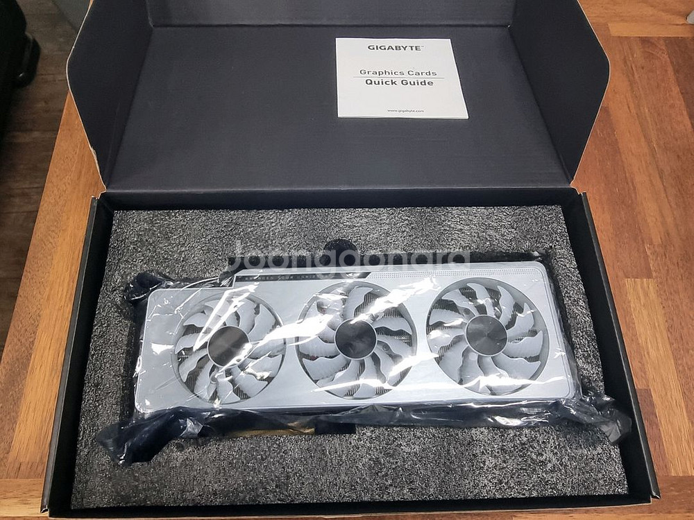 GIGABYTE RTX 3090 VISION OC--2