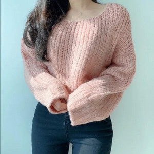 알파카 여리 뽀송 구름 루즈핏 입술넥 니트