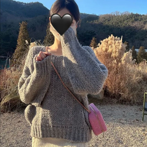 알파카 여리 뽀송 구름 루즈핏 입술넥 니트