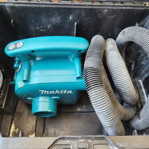 마끼다18v 충전집진기 DVC350 본체 팝니다