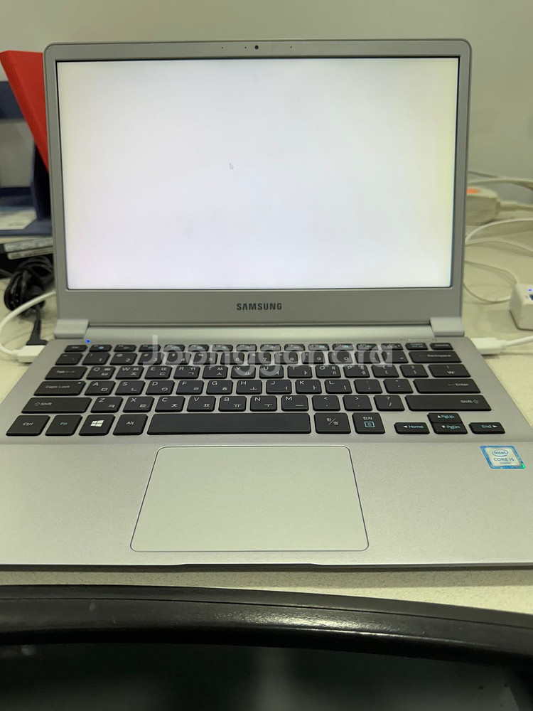 삼성 NT901X3L i5 6세대 노트북 팝니다.--2