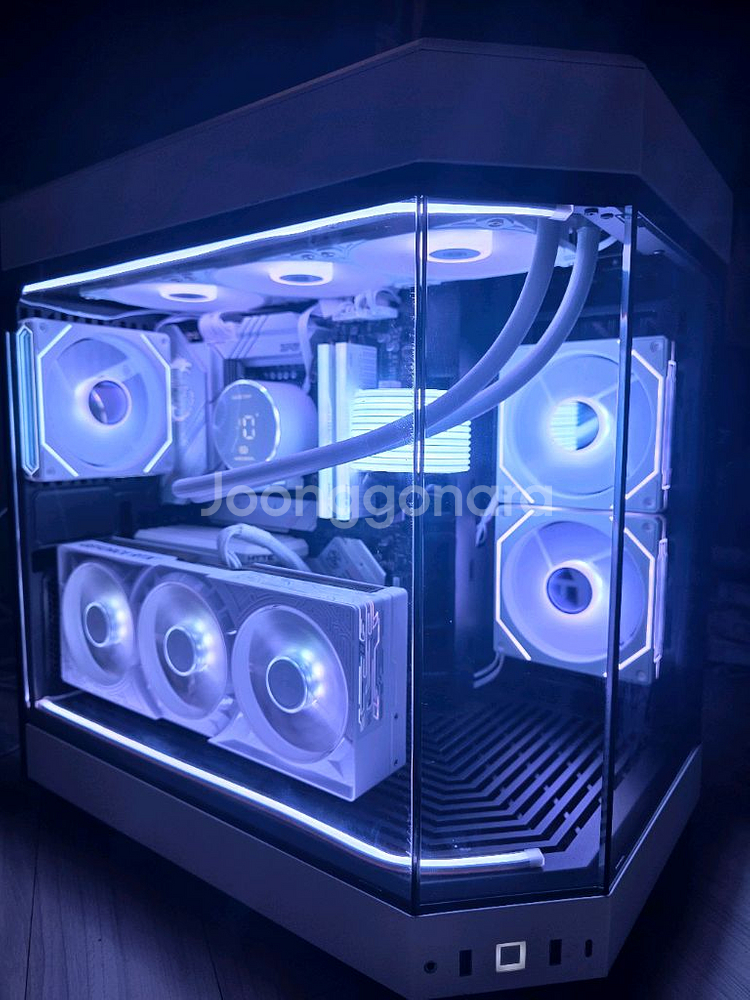 9800X3D 5080 HYTE 고급PC--1