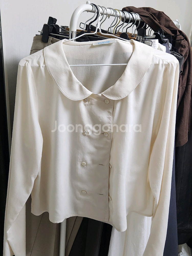 타낫 로지 카라 블라우스 베이지--1