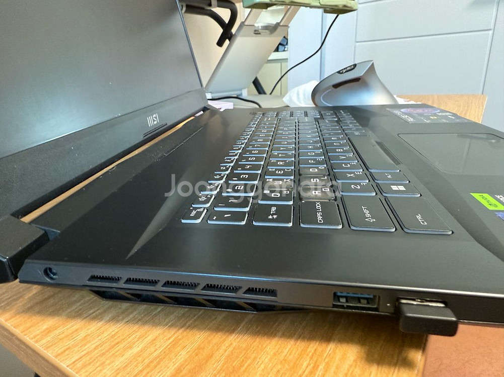 MSI pulse 17 b13v 게이밍노트북--4