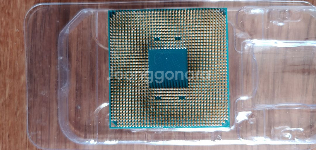 AMD Ryzen 7 2700x--1