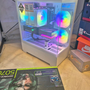 7800X3D RTX5070 영상편집 게이밍 본체 화이