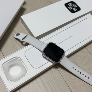 애플워치se2 gps 44mm 실버색상 판매합니다