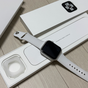 애플워치se2 gps 44mm 실버색상 판매합니다
