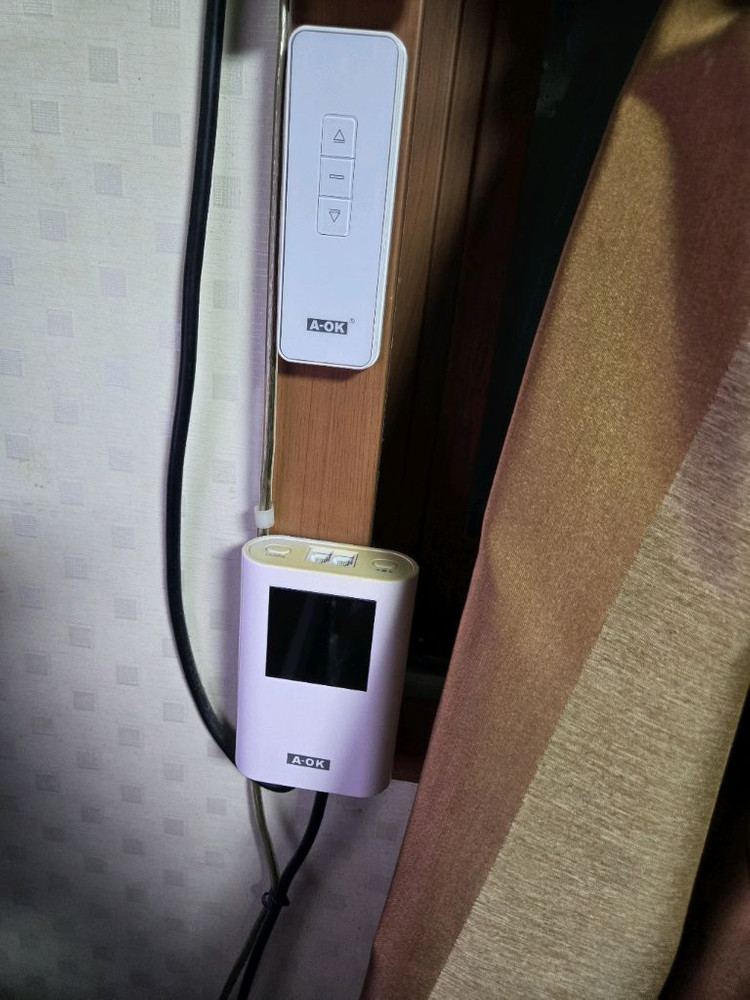 그랜드뷰 100인치 전동스크린 판매합니다.--1