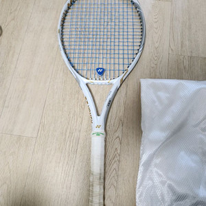 요넥스 ezone 100 나오미 한정판