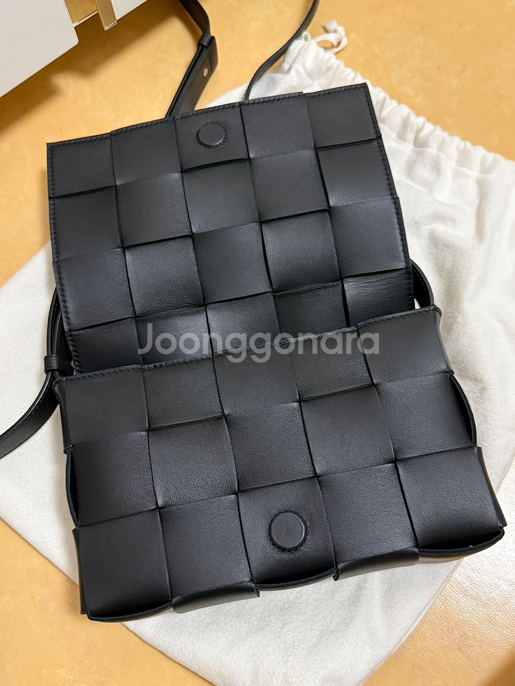 보테가 베네타 카세트백--3