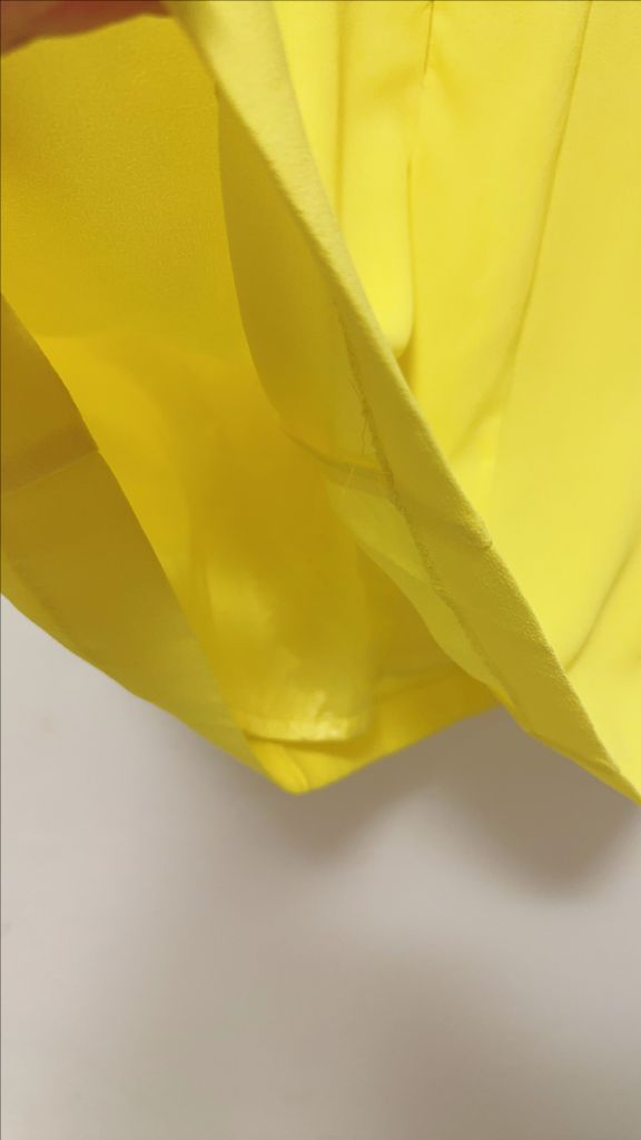 색감이 쨍한 노란색 원피스--6