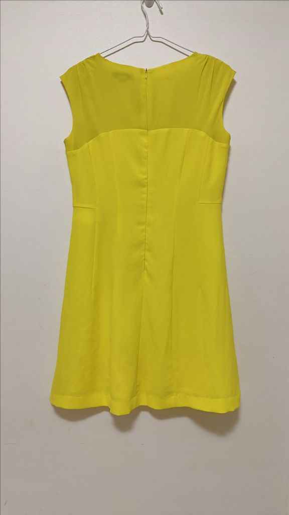 색감이 쨍한 노란색 원피스--9