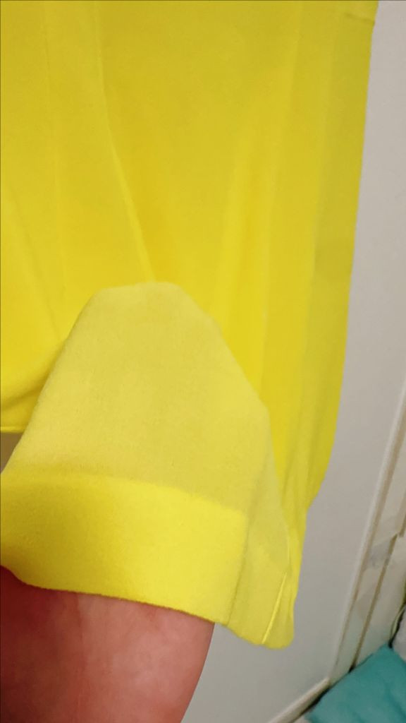 색감이 쨍한 노란색 원피스--10