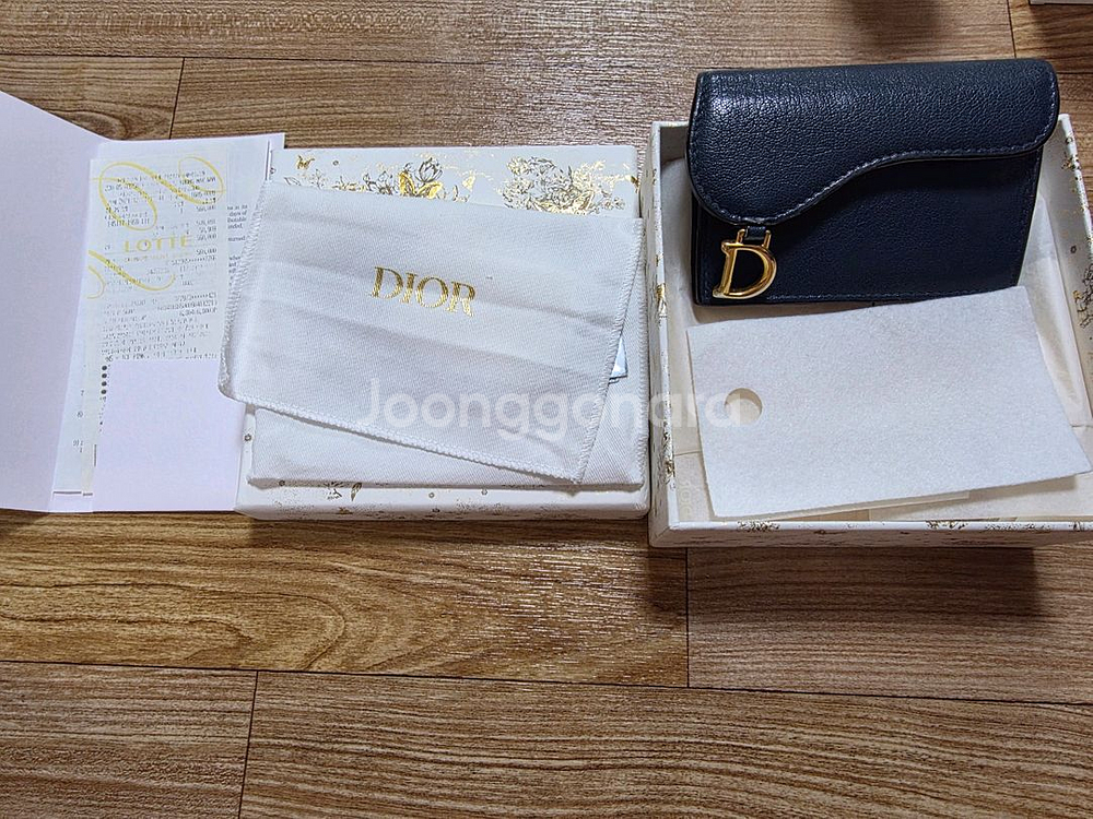 디올 새들 카드지갑입니다--0