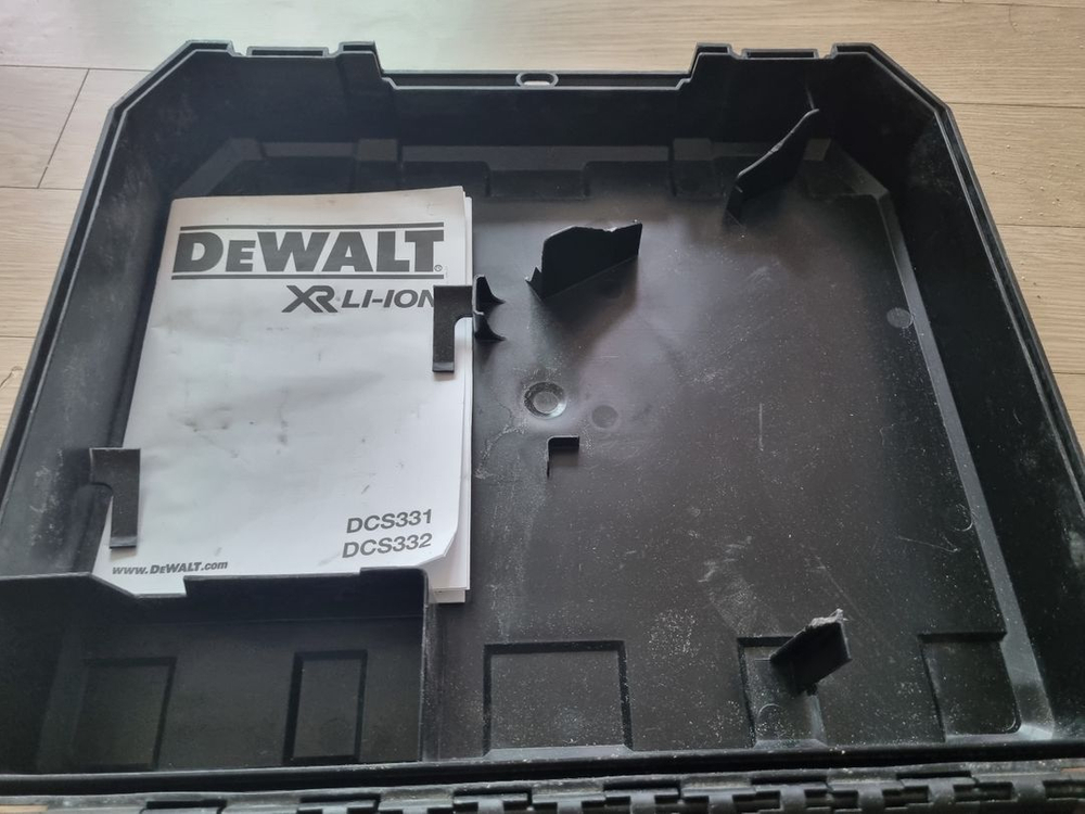 디월트 공구박스--1