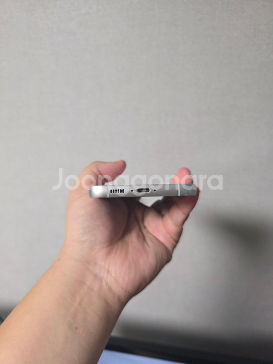 갤럭시 S23FE 화이트 256기가 A급 팔아요~--5